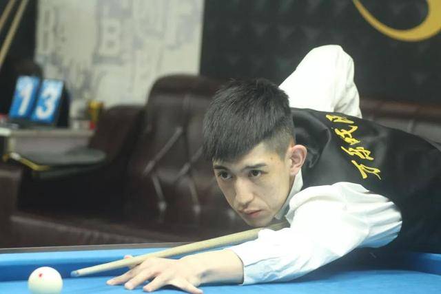 他再一次展 他再一次展