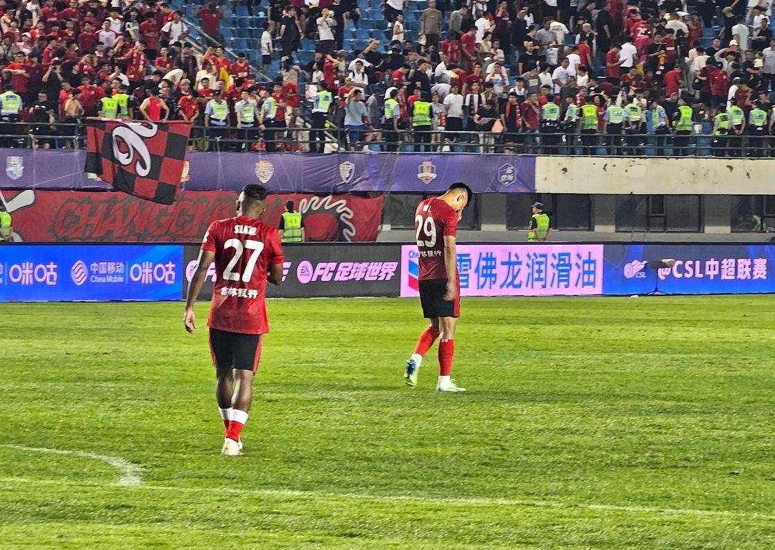 为球迷和所 为球迷和所