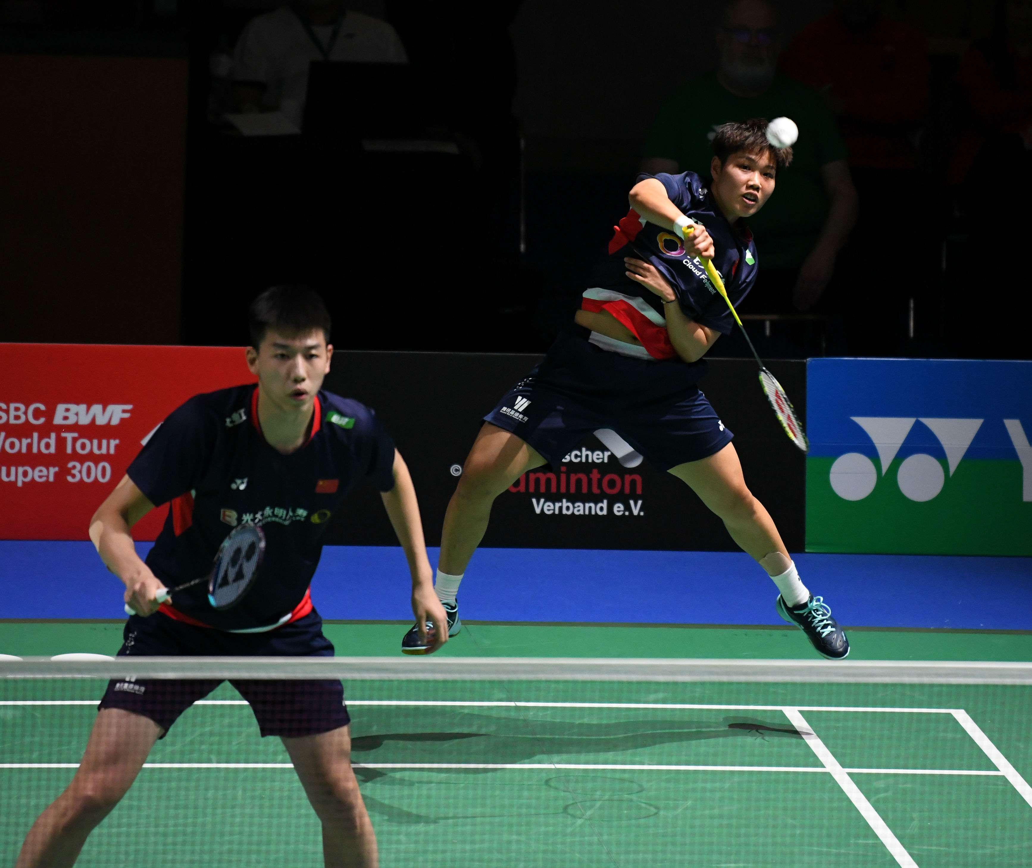 负责吸收冲 负责吸收冲